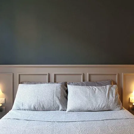 Room222 - Stylish Old Town - 5' Station To Cinque Terre Guest house La Spezia