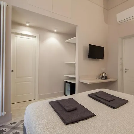Room222 - Stylish Old Town - 5' Station To Cinque Terre Guest house