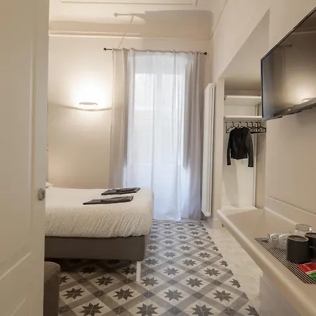 Room222 - Stylish Old Town - 5' Station To Cinque Terre Guest house