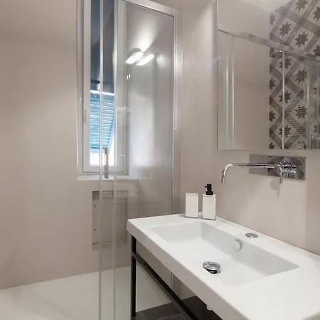 Room222 - Stylish Old Town - 5' Station To Cinque Terre * La Spezia