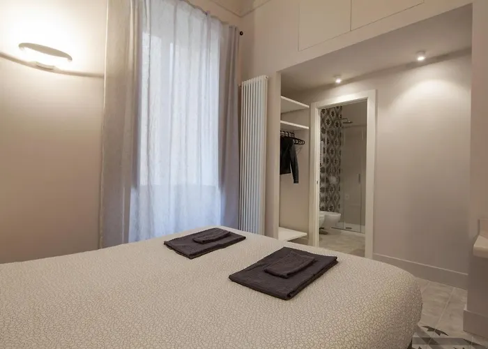 Penzion Room222 - Stylish Old Town - 5' Station To Cinque Terre La Spezia