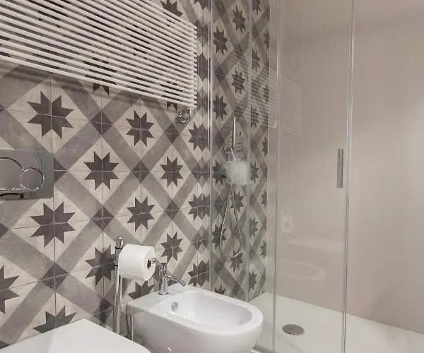 Room222 - Stylish Old Town - 5' Station To Cinque Terre Penzion