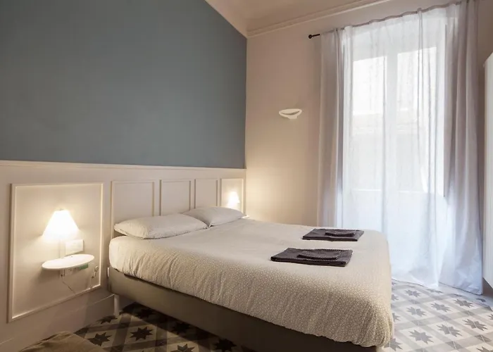 Room222 - Stylish Old Town - 5' Station To Cinque Terre 3* La Spezia